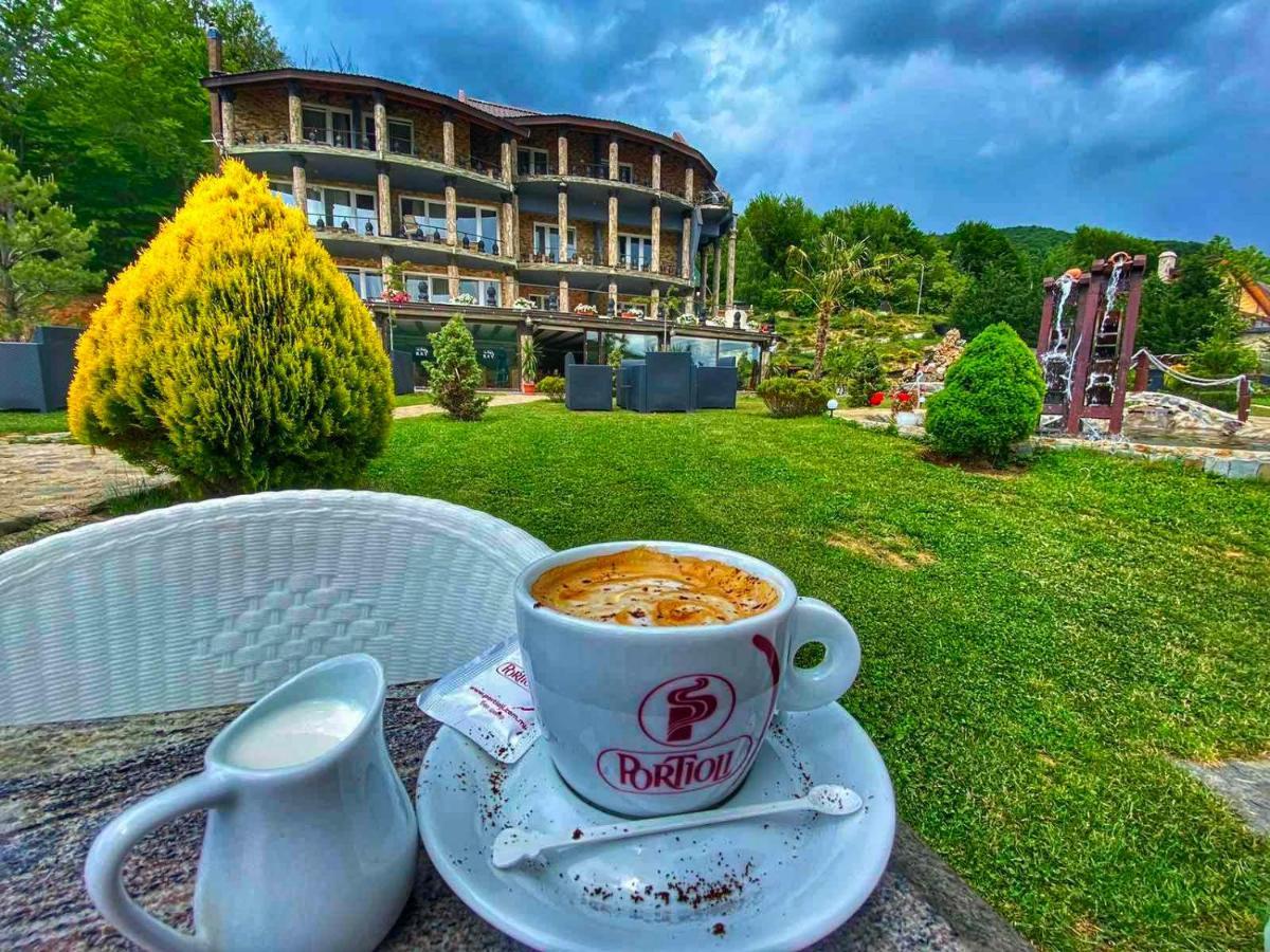 Rey Hotel Mavrovo Buitenkant foto